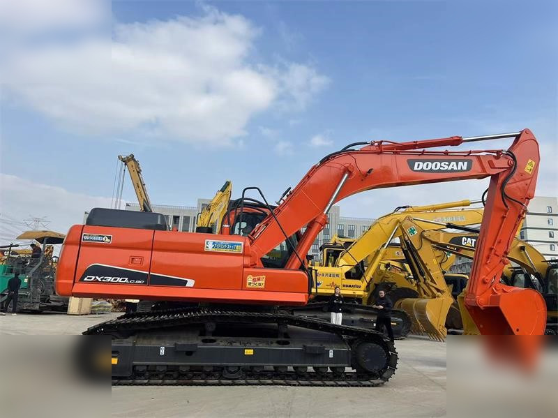 DOOSAN DX300 LC-9C - Excavadora de cadenas: foto 3 DOOSAN DX300 LC-9C - Excavadora de cadenas: foto 3