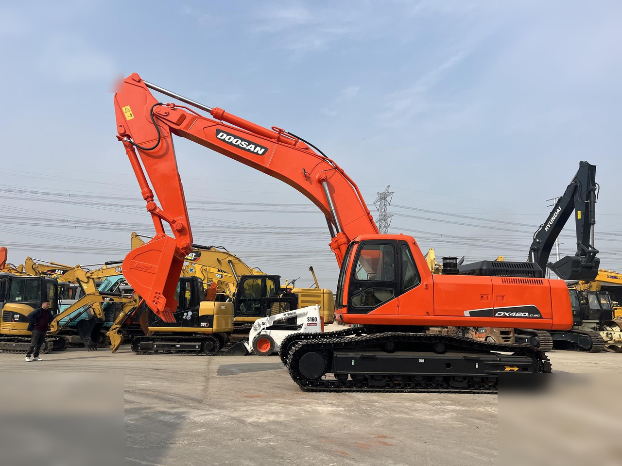 DOOSAN DX420 LC-9C - Excavadora de cadenas: foto 1 DOOSAN DX420 LC-9C - Excavadora de cadenas: foto 1