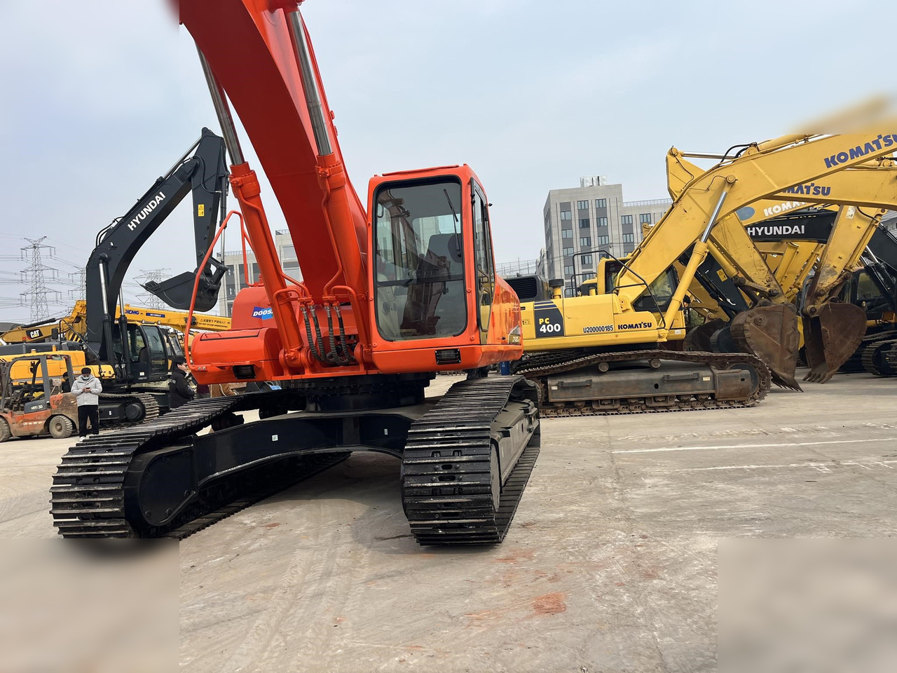 DOOSAN DX420 LC-9C - Excavadora de cadenas: foto 4 DOOSAN DX420 LC-9C - Excavadora de cadenas: foto 4