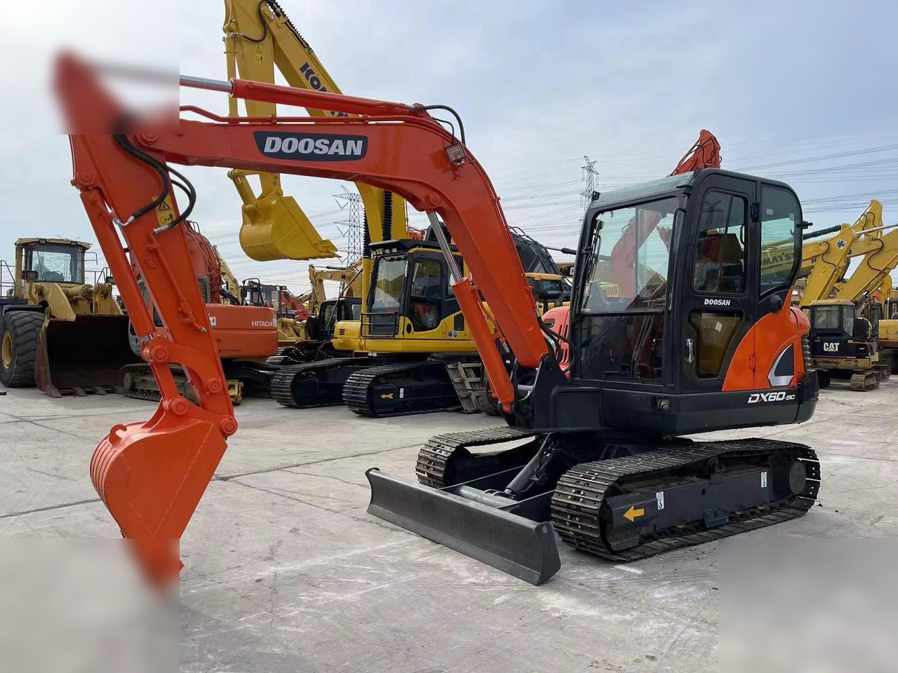 DOOSAN DX60-9C - Excavadora de cadenas: foto 3 DOOSAN DX60-9C - Excavadora de cadenas: foto 3