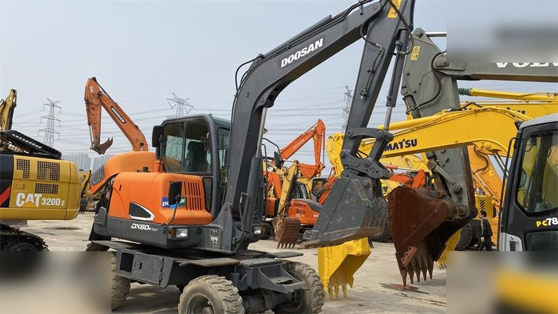 DOOSAN DX60W ECO - Excavadora de ruedas: foto 3 DOOSAN DX60W ECO - Excavadora de ruedas: foto 3
