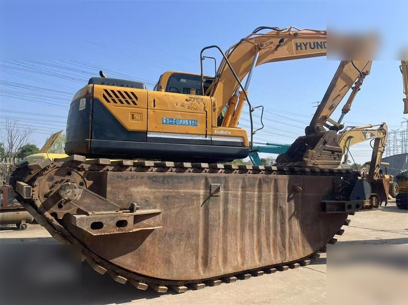 HYUNDAI ROBEX 150 LC-9 - Excavadora anfibia: foto 1 HYUNDAI ROBEX 150 LC-9 - Excavadora anfibia: foto 1