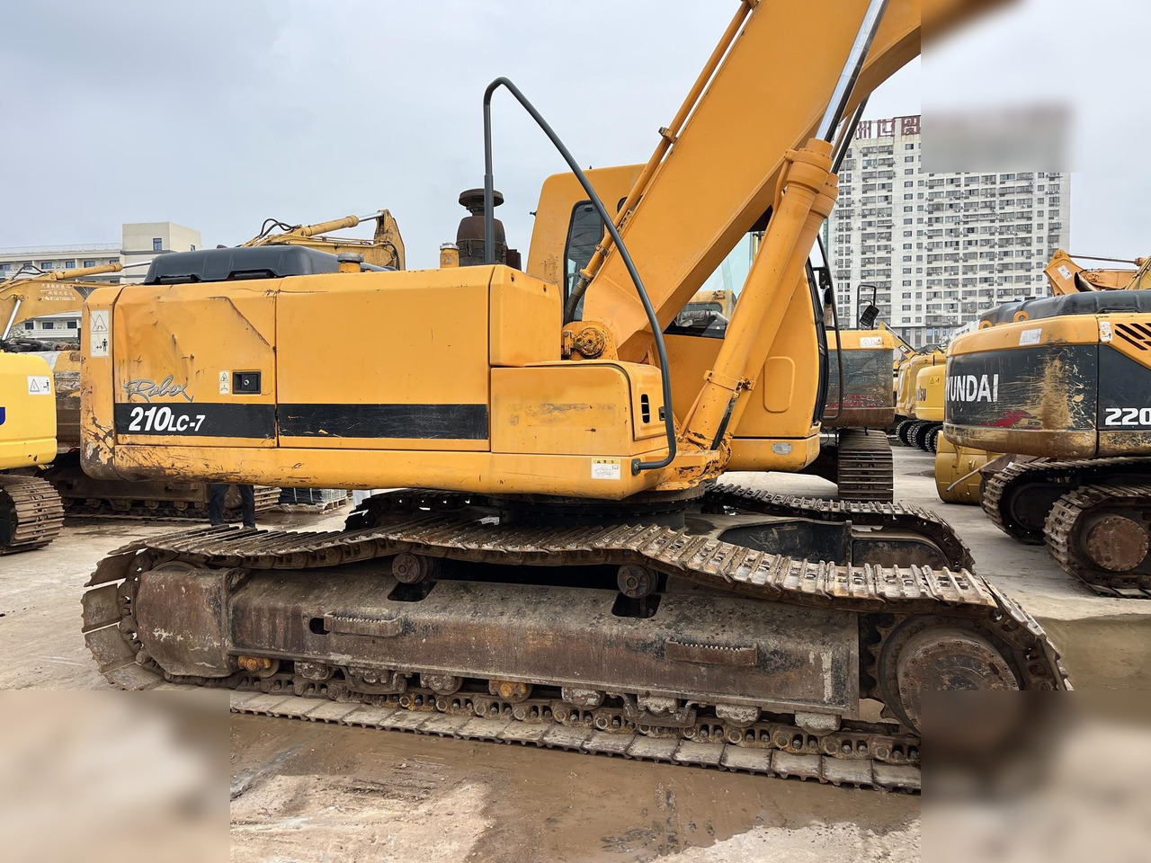 HYUNDAI ROBEX 210 LC-7 - Excavadora de cadenas: foto 4 HYUNDAI ROBEX 210 LC-7 - Excavadora de cadenas: foto 4