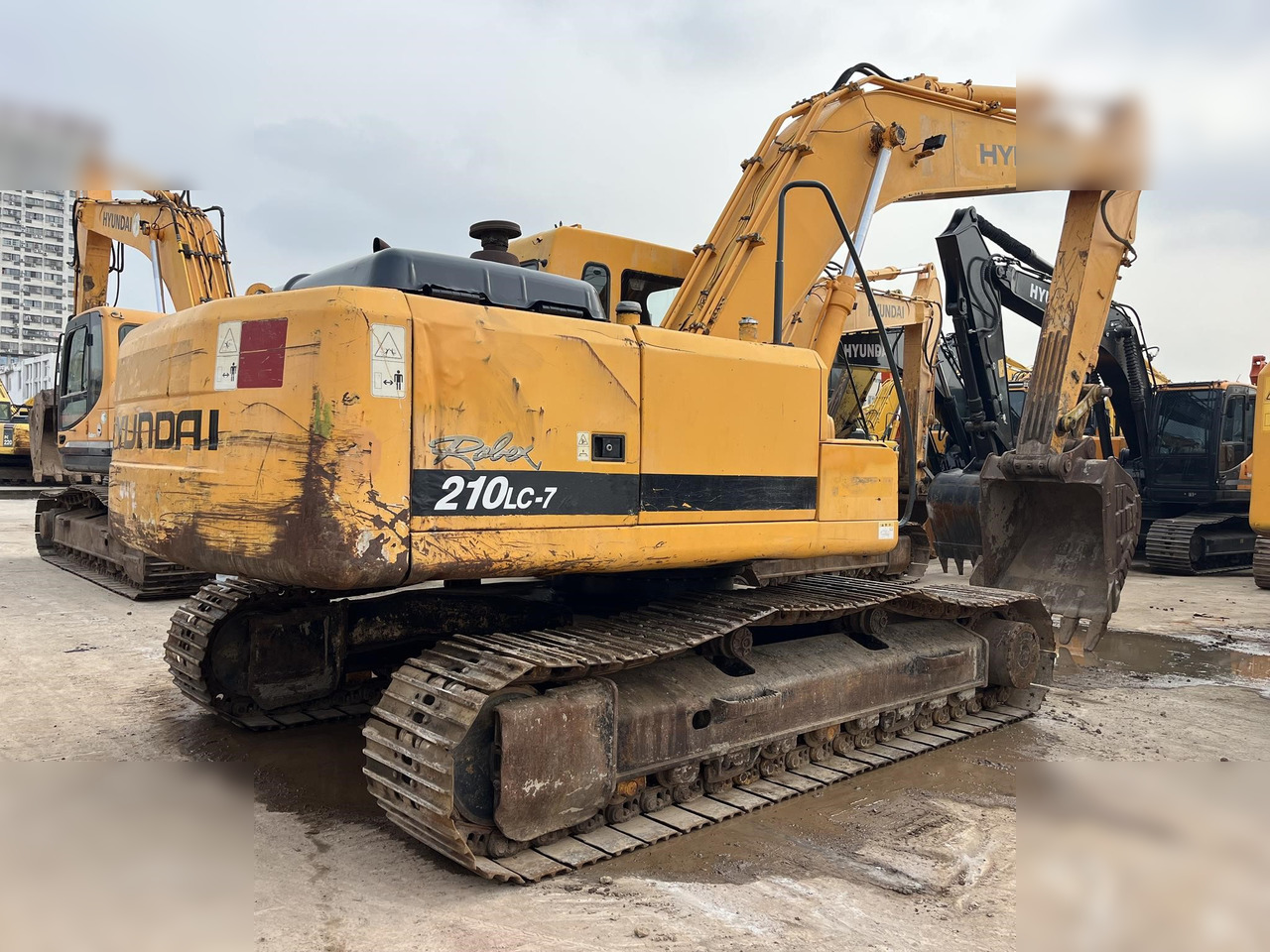 HYUNDAI ROBEX 210 LC-7 - Excavadora de cadenas: foto 1 HYUNDAI ROBEX 210 LC-7 - Excavadora de cadenas: foto 1