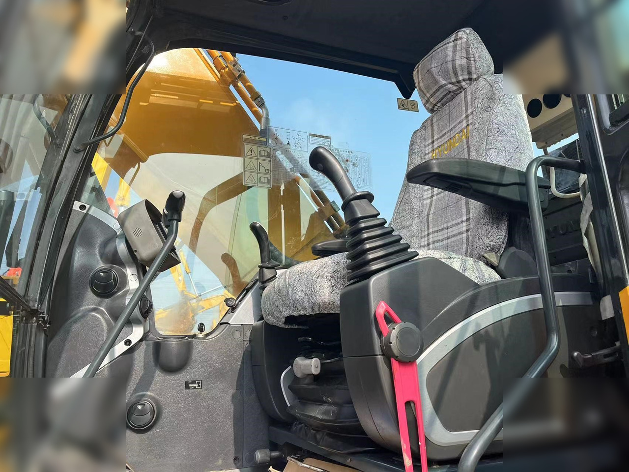 Excavadora de cadenas HYUNDAI ROBEX 220 LC-9S: foto 6