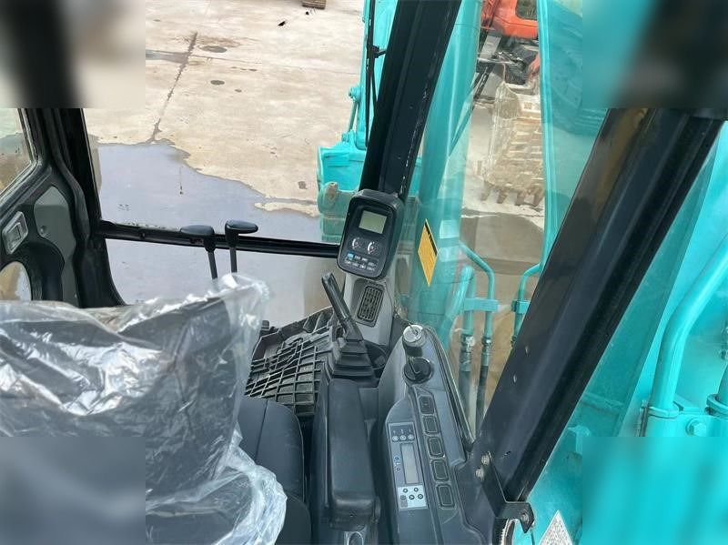 KOBELCO SK200-8 - Excavadora de cadenas: foto 4 KOBELCO SK200-8 - Excavadora de cadenas: foto 4