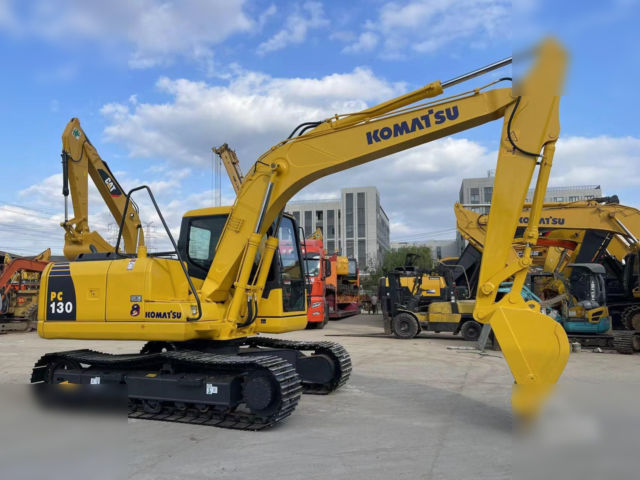 KOMATSU PC130-7 - Excavadora de cadenas: foto 2 KOMATSU PC130-7 - Excavadora de cadenas: foto 2