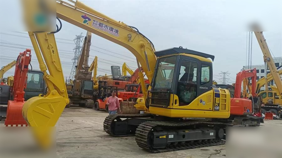 KOMATSU PC130-7 - Excavadora de cadenas: foto 2 KOMATSU PC130-7 - Excavadora de cadenas: foto 2