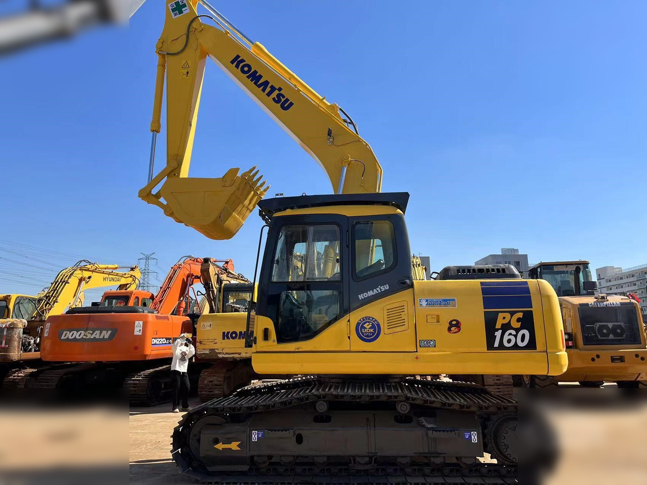 KOMATSU PC160-7 - Excavadora de cadenas: foto 1 KOMATSU PC160-7 - Excavadora de cadenas: foto 1