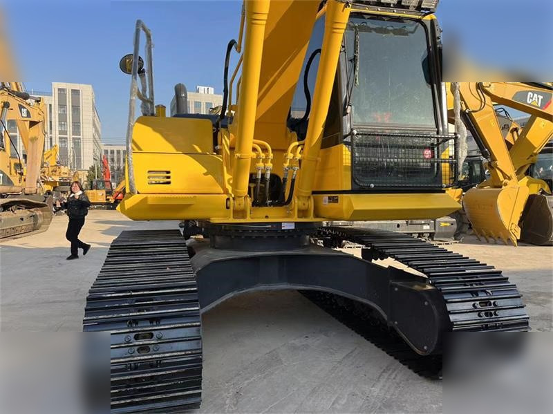KOMATSU PC200-8N1 - Excavadora de cadenas: foto 4 KOMATSU PC200-8N1 - Excavadora de cadenas: foto 4