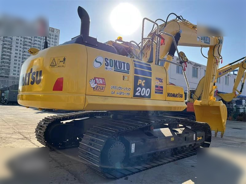 KOMATSU PC200-8N1 - Excavadora de cadenas: foto 2 KOMATSU PC200-8N1 - Excavadora de cadenas: foto 2