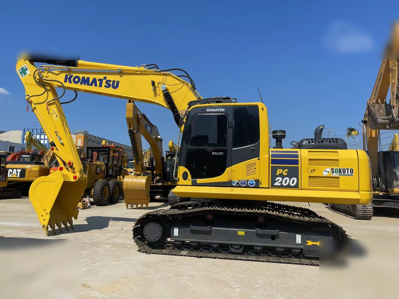 KOMATSU PC200-8N1 - Excavadora de cadenas: foto 1 KOMATSU PC200-8N1 - Excavadora de cadenas: foto 1
