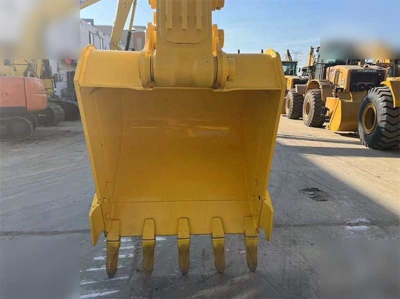KOMATSU PC200-8N1 - Excavadora de cadenas: foto 5 KOMATSU PC200-8N1 - Excavadora de cadenas: foto 5