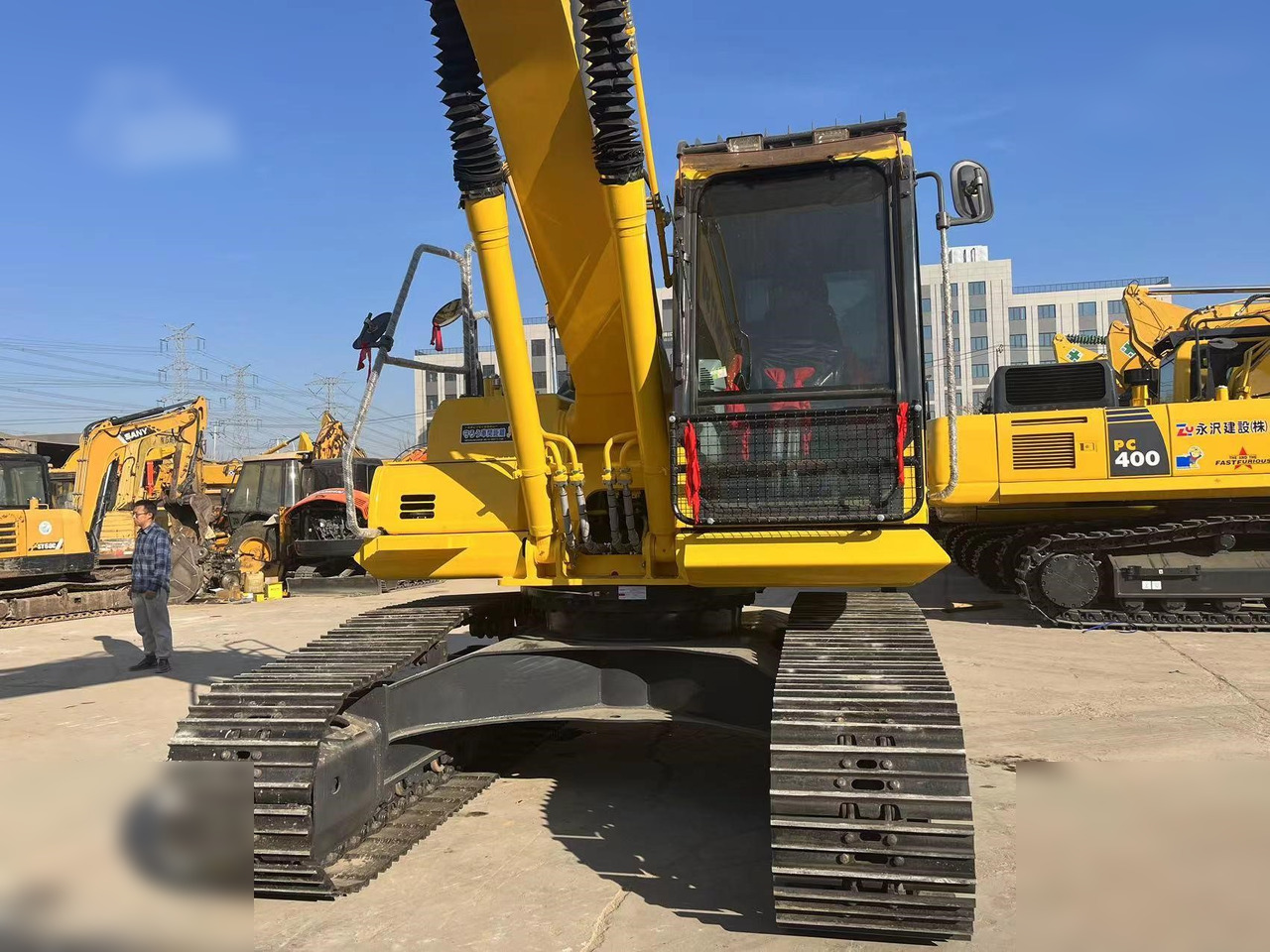 KOMATSU PC220-8 - Excavadora de cadenas: foto 2 KOMATSU PC220-8 - Excavadora de cadenas: foto 2