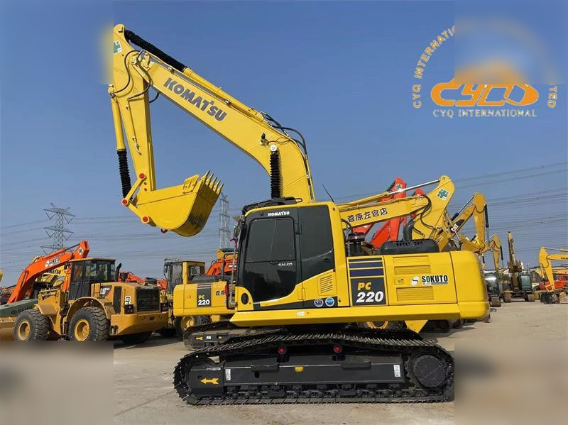 KOMATSU PC220-8 - Excavadora de cadenas: foto 3 KOMATSU PC220-8 - Excavadora de cadenas: foto 3