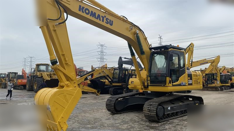 KOMATSU PC220-8 - Excavadora de cadenas: foto 2 KOMATSU PC220-8 - Excavadora de cadenas: foto 2