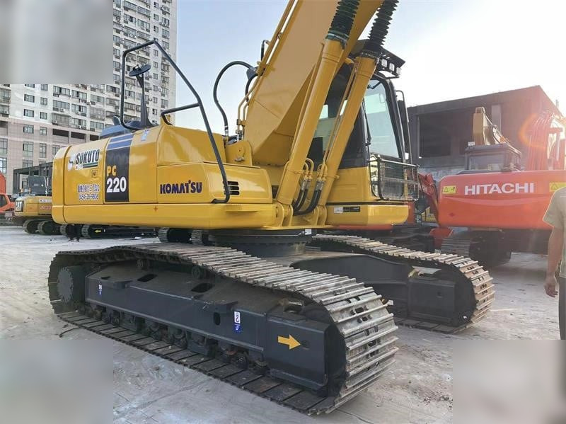 Excavadora de cadenas KOMATSU PC220-8: foto 6