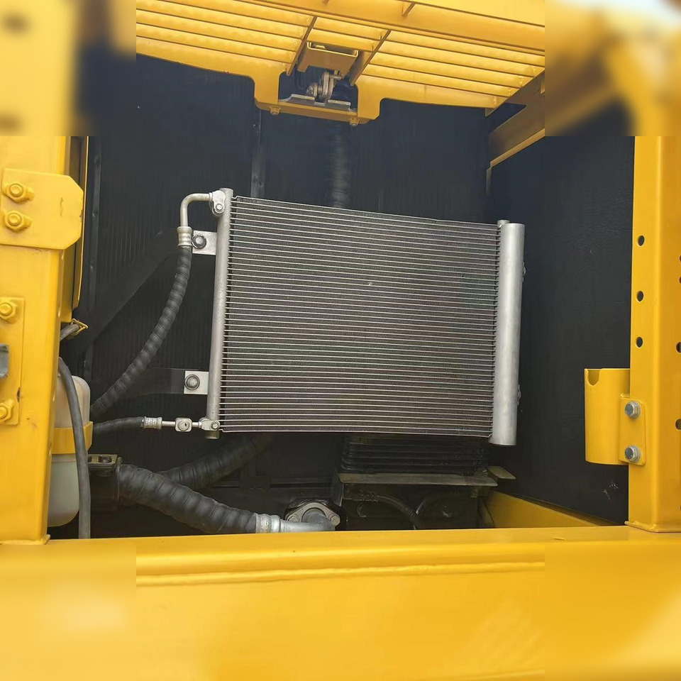 KOMATSU PC240 LC-8 - Excavadora de cadenas: foto 3 KOMATSU PC240 LC-8 - Excavadora de cadenas: foto 3