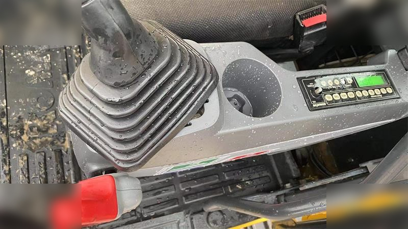 Excavadora de cadenas KOMATSU PC400-8: foto 9