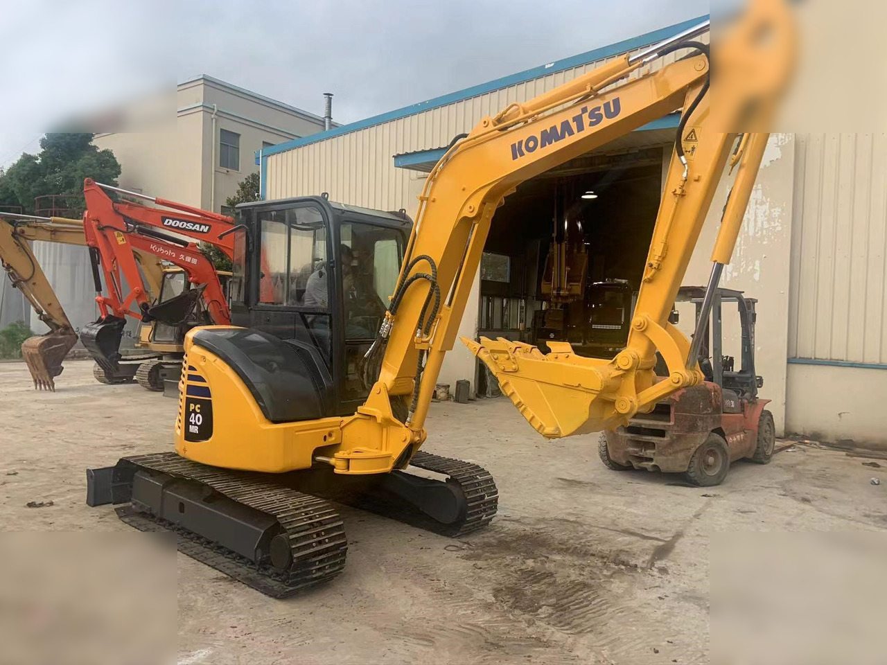 KOMATSU PC40MR-2 - Miniexcavadora: foto 5 KOMATSU PC40MR-2 - Miniexcavadora: foto 5