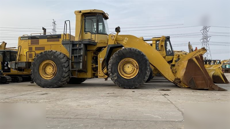 KOMATSU WA600-3 - Cargadora de ruedas: foto 1 KOMATSU WA600-3 - Cargadora de ruedas: foto 1