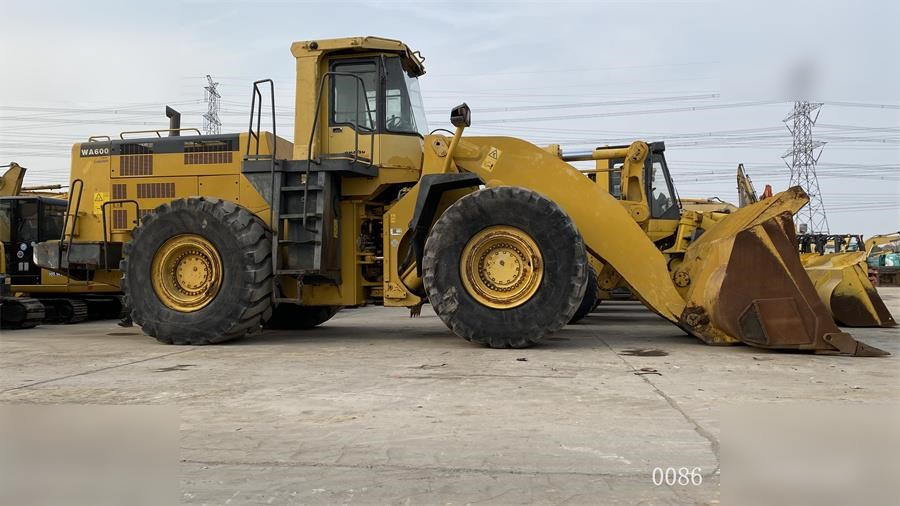 KOMATSU WA600-3 - Cargadora de ruedas: foto 1 KOMATSU WA600-3 - Cargadora de ruedas: foto 1