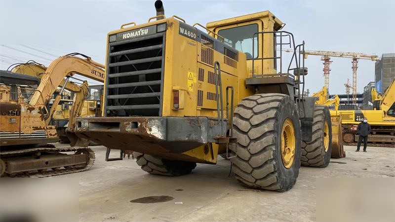 KOMATSU WA600-3 - Cargadora de ruedas: foto 2 KOMATSU WA600-3 - Cargadora de ruedas: foto 2