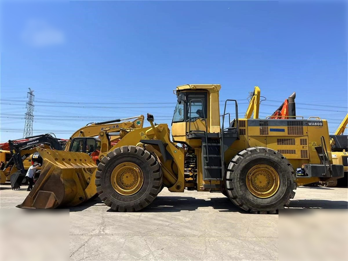 KOMATSU WA600-3 - Cargadora de ruedas: foto 1 KOMATSU WA600-3 - Cargadora de ruedas: foto 1