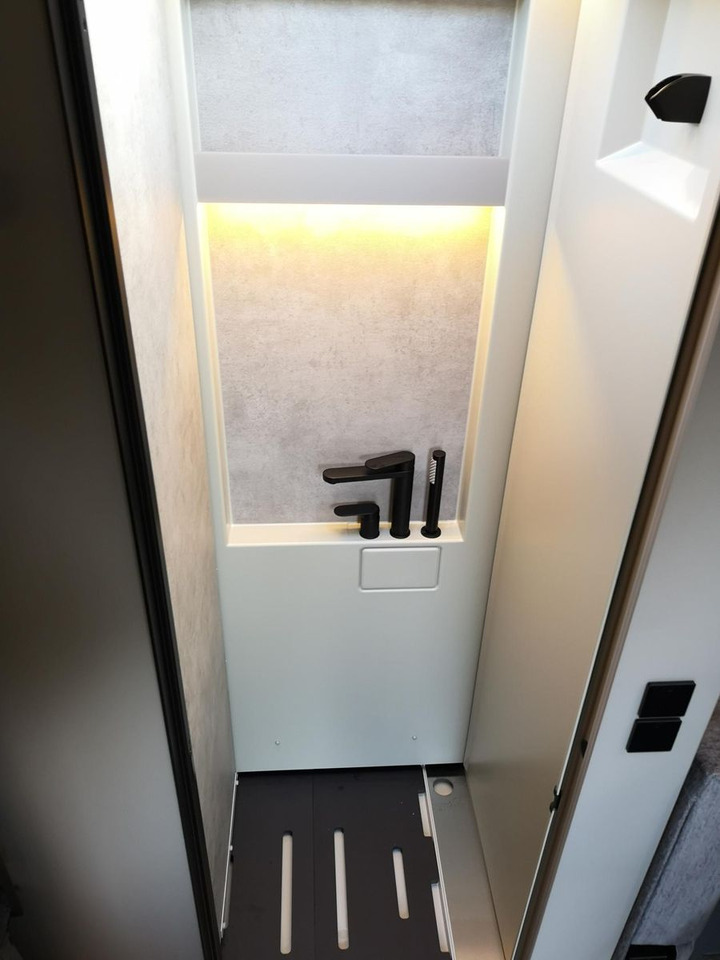 Autocaravana integral Niesmann + Bischoff iSmove 6.9 E 132 kW+AHK+SOLAR+ALDE+KLIMA+NAVI: foto 18