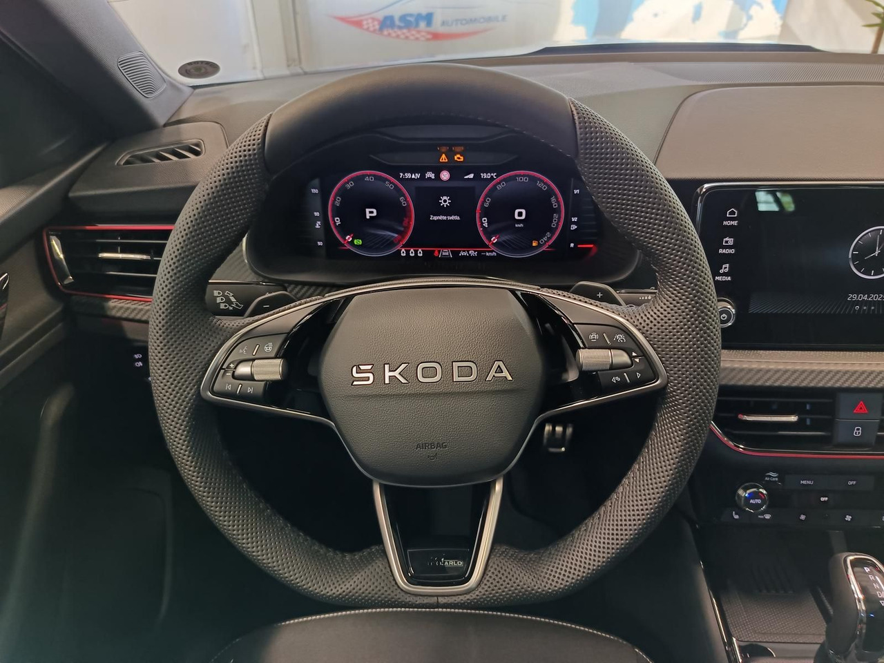 SUV/ Todoterreno Skoda Kamiq Monte Carlo 1,5 TSI DSG*PANO*AHK*5J.GARANT: foto 8