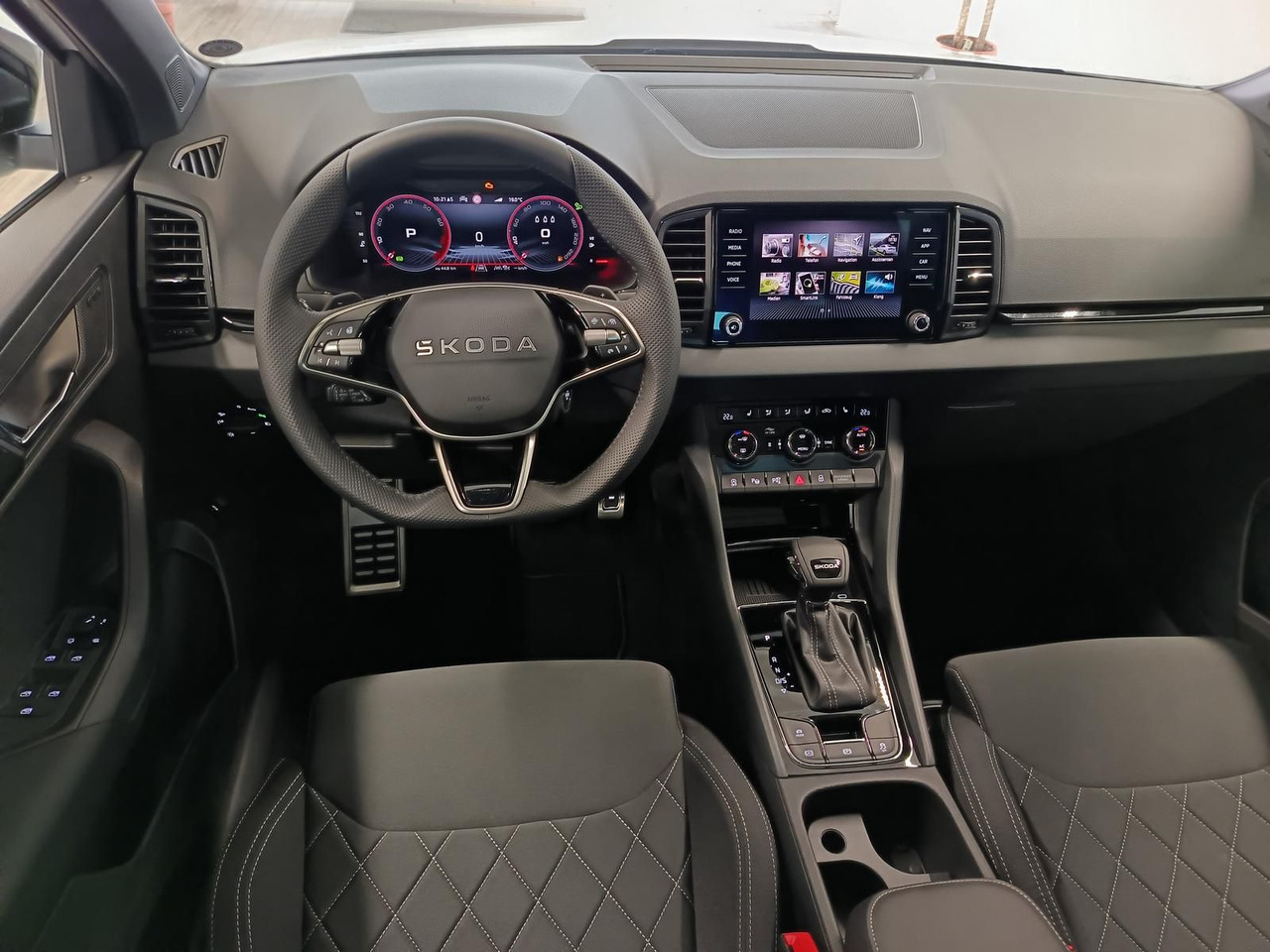 SUV/ Todoterreno Skoda Karoq Sportline 1,5 TSI DSG*AHK*PSD*STD.HZG*NAVI: foto 7