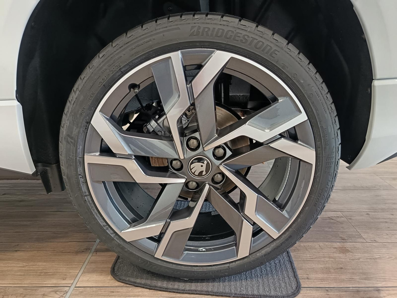 SUV/ Todoterreno Skoda Karoq Sportline 1,5 TSI DSG*AHK*PSD*STD.HZG*NAVI: foto 24