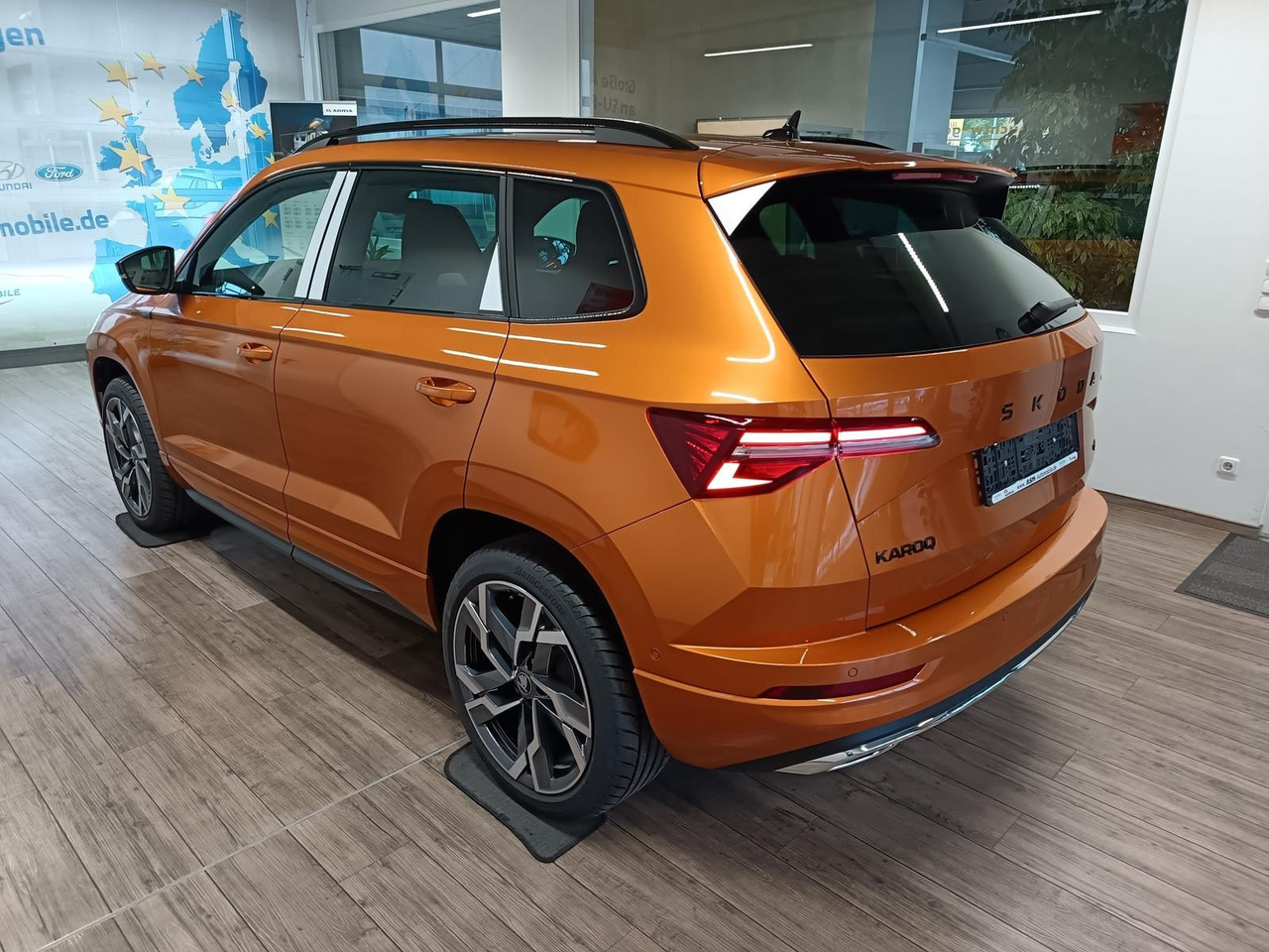 Skoda Karoq Sportline 2,0 TDI DSG 4x4*AHK*PSD*STD.HZG* - SUV/ Todoterreno: foto 4 Skoda Karoq Sportline 2,0 TDI DSG 4x4*AHK*PSD*STD.HZG* - SUV/ Todoterreno: foto 4