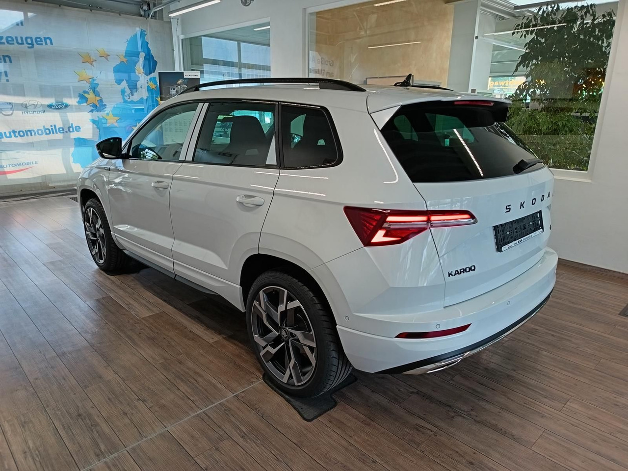Skoda Karoq Sportline 2,0 TDI DSG 4x4*AHK*PSD*STD.HZG* - SUV/ Todoterreno: foto 4 Skoda Karoq Sportline 2,0 TDI DSG 4x4*AHK*PSD*STD.HZG* - SUV/ Todoterreno: foto 4