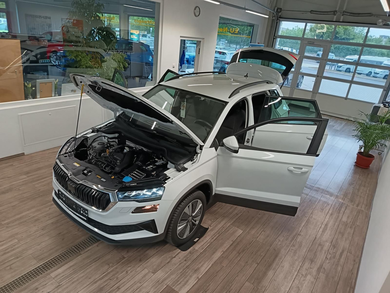 Skoda Karoq Style 1,5TSI DSG*AHK-VORBER*NAVI*LED*R-KAM - SUV/ Todoterreno: foto 2 Skoda Karoq Style 1,5TSI DSG*AHK-VORBER*NAVI*LED*R-KAM - SUV/ Todoterreno: foto 2