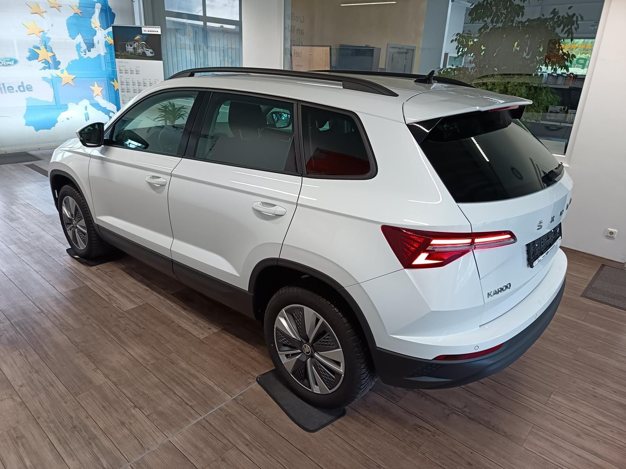Skoda Karoq Style 1,5TSI DSG*AHK-VORBER*NAVI*LED*R-KAM - SUV/ Todoterreno: foto 4 Skoda Karoq Style 1,5TSI DSG*AHK-VORBER*NAVI*LED*R-KAM - SUV/ Todoterreno: foto 4