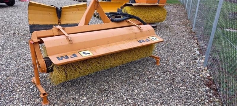 FM 180Cm Hydraulisk træk. - Barredora cucharón: foto 1 FM 180Cm Hydraulisk træk. - Barredora cucharón: foto 1