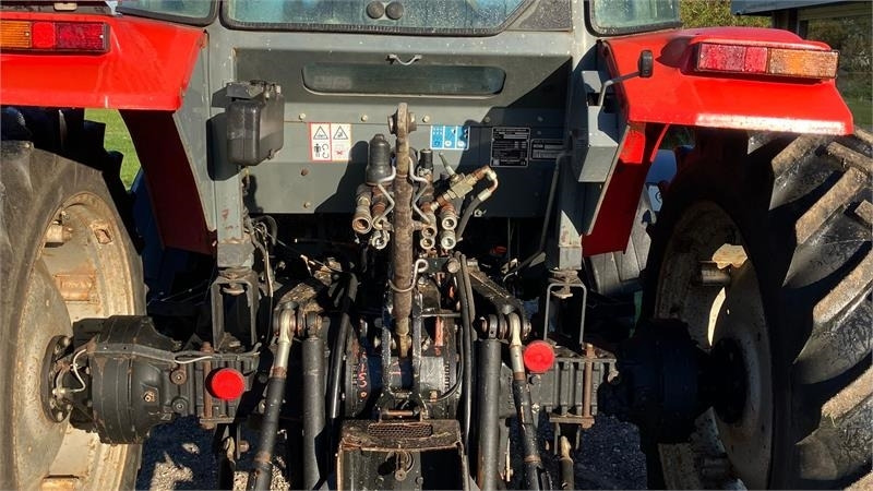 Massey Ferguson 4355 Power Shuttle 24-24 - Tractor: foto 5 Massey Ferguson 4355 Power Shuttle 24-24 - Tractor: foto 5
