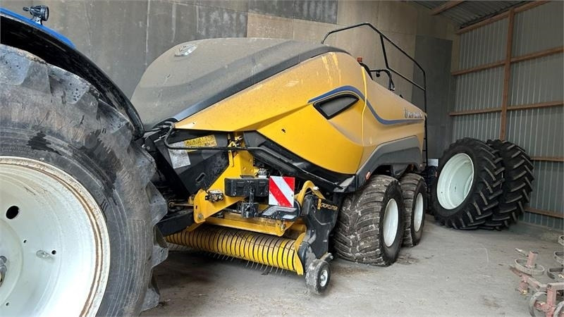 New Holland BB 1290 RC HD - Empacadora de pacas cuadradas: foto 1 New Holland BB 1290 RC HD - Empacadora de pacas cuadradas: foto 1