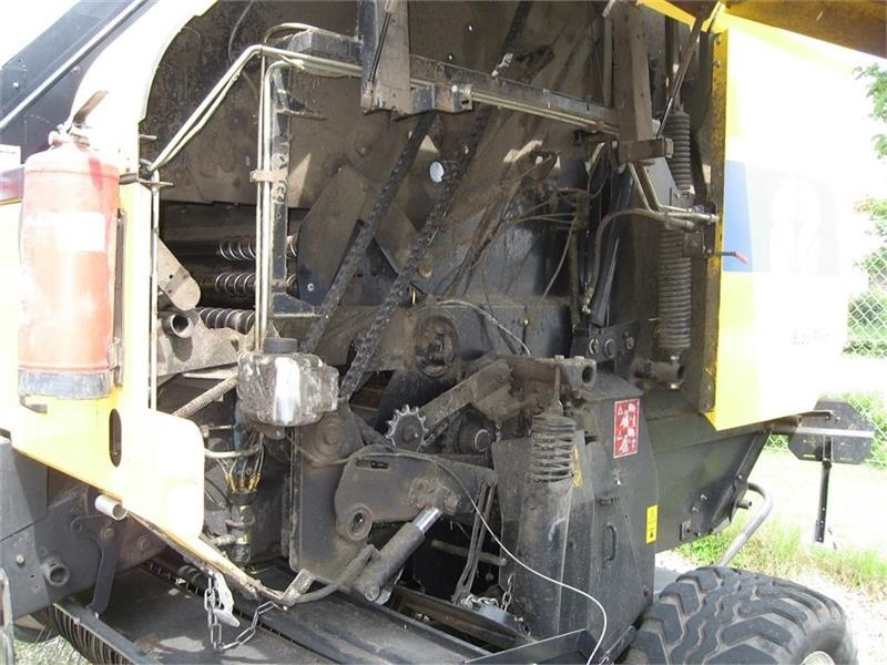 New Holland BR7070 med SUPER FEED - Rotoempacadora: foto 5 New Holland BR7070 med SUPER FEED - Rotoempacadora: foto 5