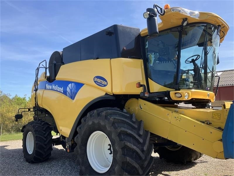 New Holland CX 8080 SLH - Cosechadora de granos: foto 2 New Holland CX 8080 SLH - Cosechadora de granos: foto 2
