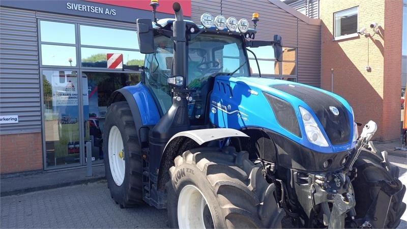 New Holland T7.315 HD - Tractor: foto 2 New Holland T7.315 HD - Tractor: foto 2