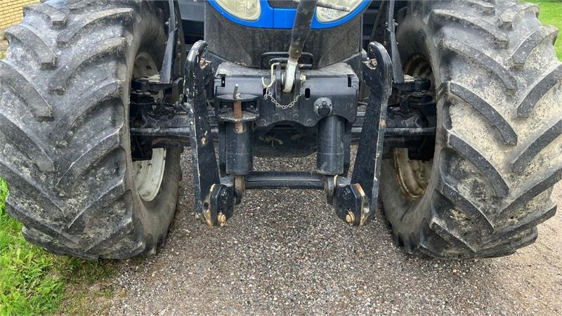 New Holland T7030 - Tractor: foto 3 New Holland T7030 - Tractor: foto 3
