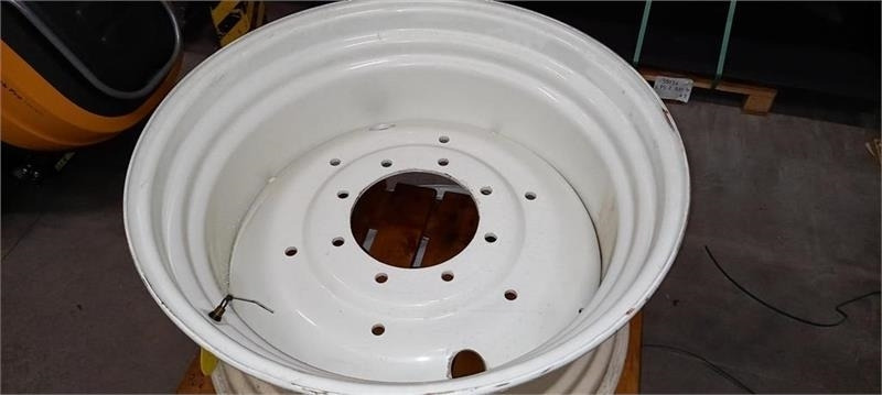 Titan Svejste fælge............ 15x30 - Llanta para Maquinaria agrícola: foto 1 Titan Svejste fælge............ 15x30 - Llanta para Maquinaria agrícola: foto 1