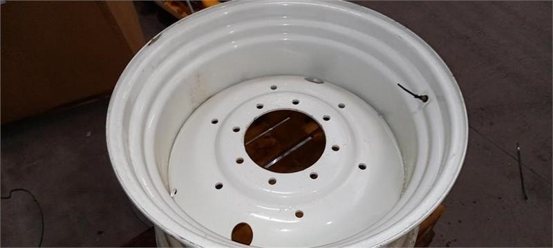 Titan Svejste fælge............ 15x30 - Llanta para Maquinaria agrícola: foto 2 Titan Svejste fælge............ 15x30 - Llanta para Maquinaria agrícola: foto 2