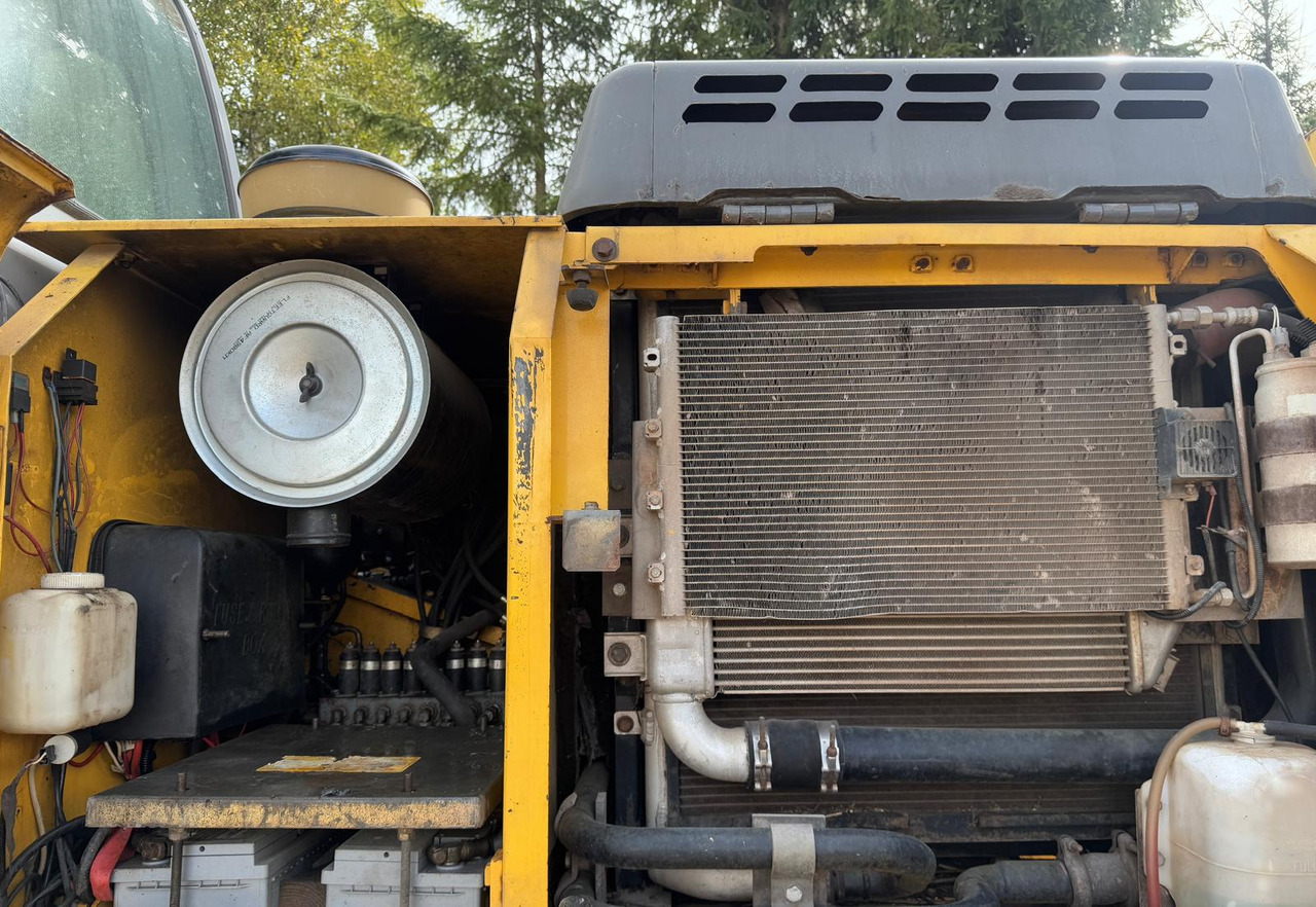 Excavadora de cadenas New Holland E 215: foto 11