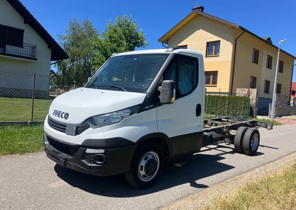 Iveco DAILY 35C13 ramo do zabudowy kiper wywrotka - Camión chasis: foto 1 Iveco DAILY 35C13 ramo do zabudowy kiper wywrotka - Camión chasis: foto 1