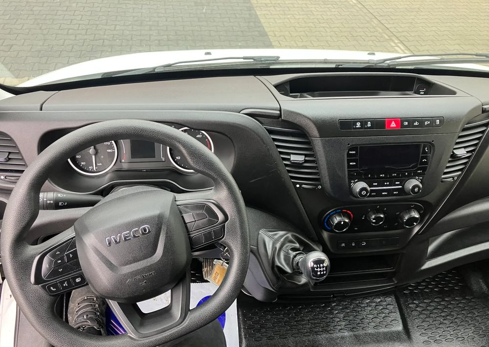 Furgoneta caja cerrada Iveco DAILY 35C16 kontener kurierka winda STAN PERFEKCYJNY: foto 6