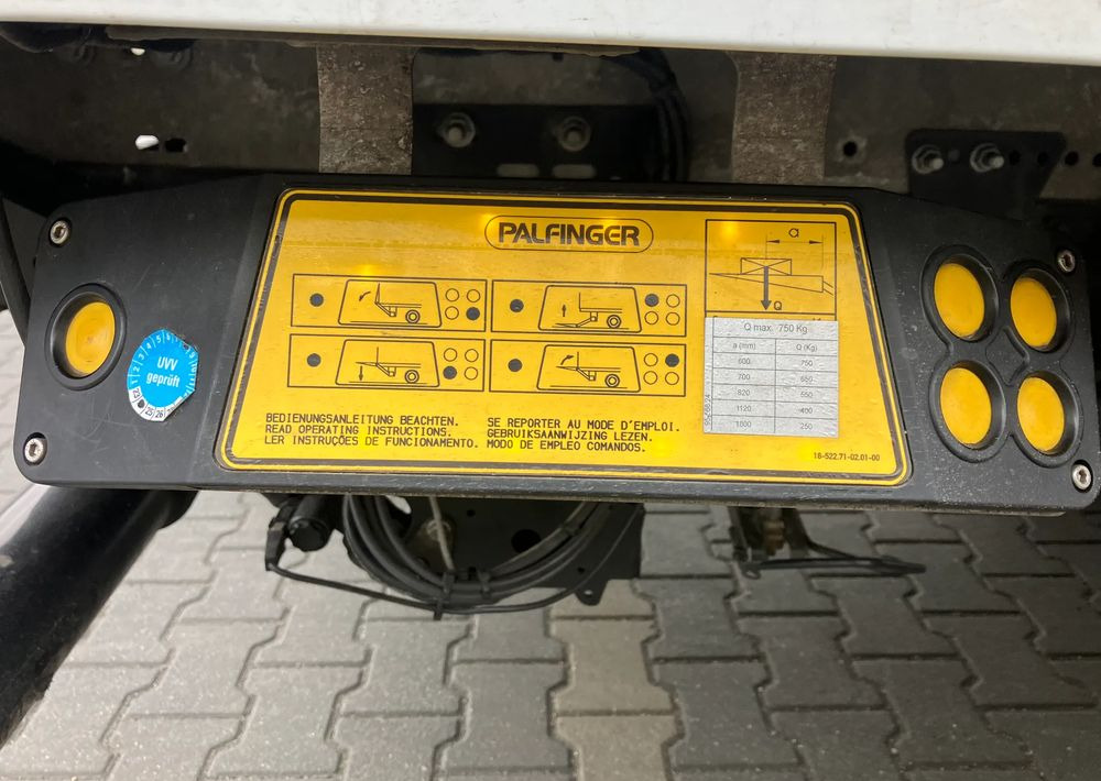 Furgoneta caja cerrada Iveco DAILY 35C16 kontener kurierka winda STAN PERFEKCYJNY: foto 7