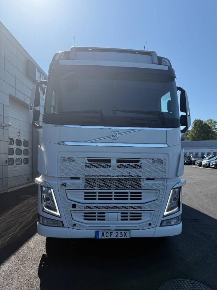 Volvo FH 540 6x2 - Camión caja cerrada: foto 2 Volvo FH 540 6x2 - Camión caja cerrada: foto 2